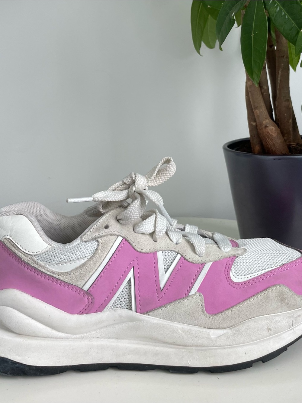 Women Size 10 New Balance 57/40 Barbie Pink White Shoes 5740